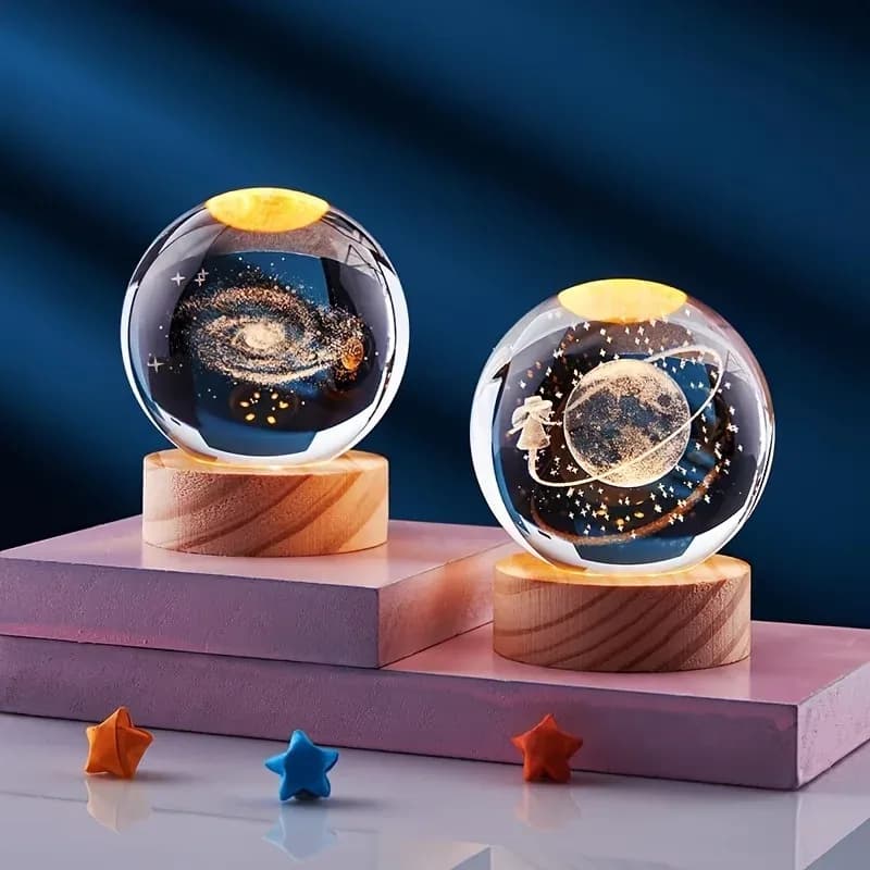 Boule de cristal 3D Saturne avec socle lumineux LED - Image 1