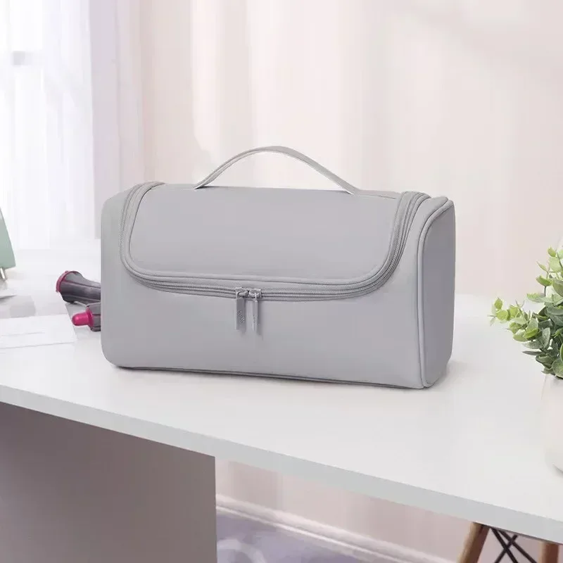Sac de rangement suspendu de grande capacité pour sèche-cheveux et outils de coiffure slide 11