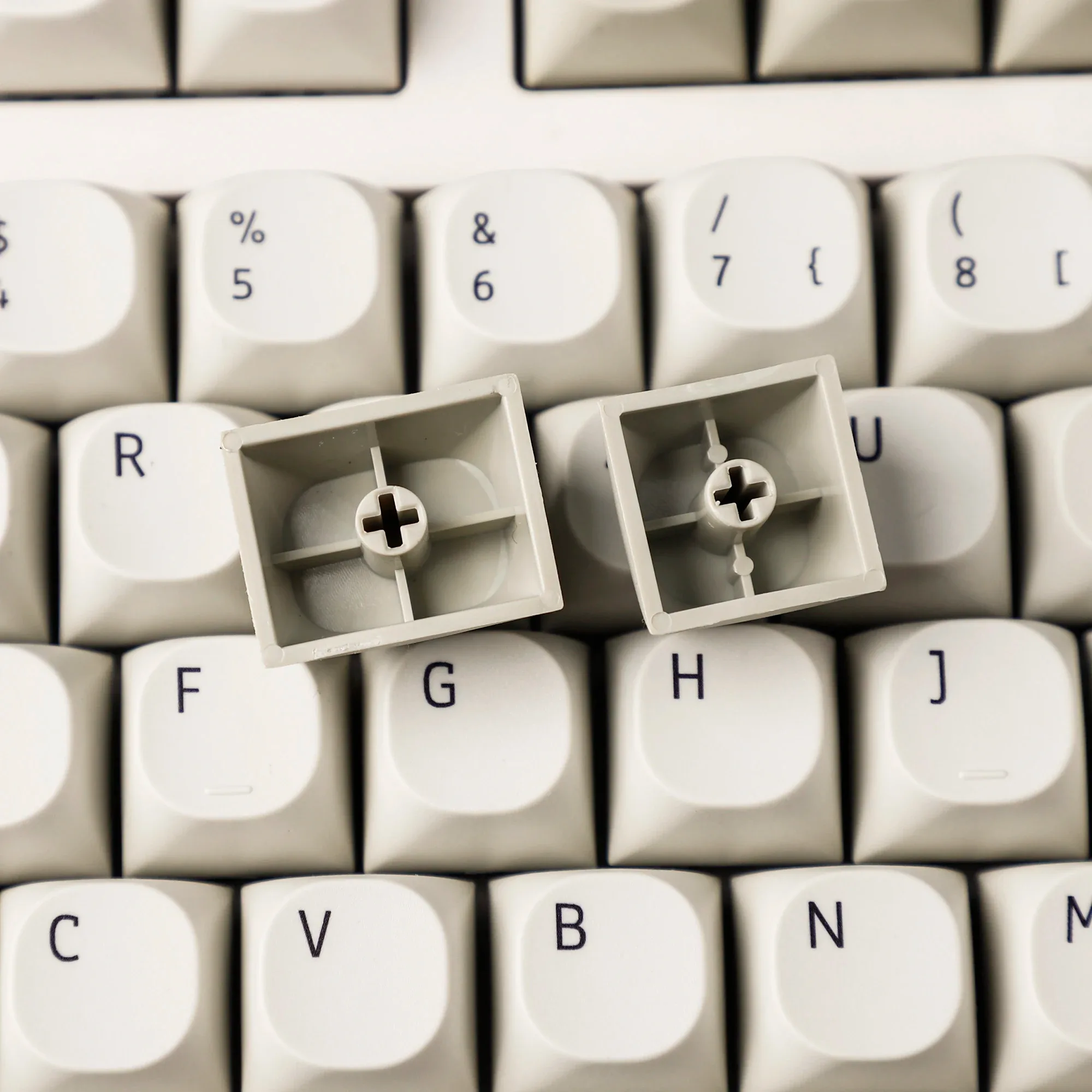 Set de 133 Keycaps PBT Profil MA Dye-Sub 9009 - AZERTY/QWERTZ Style Mac - Image 3