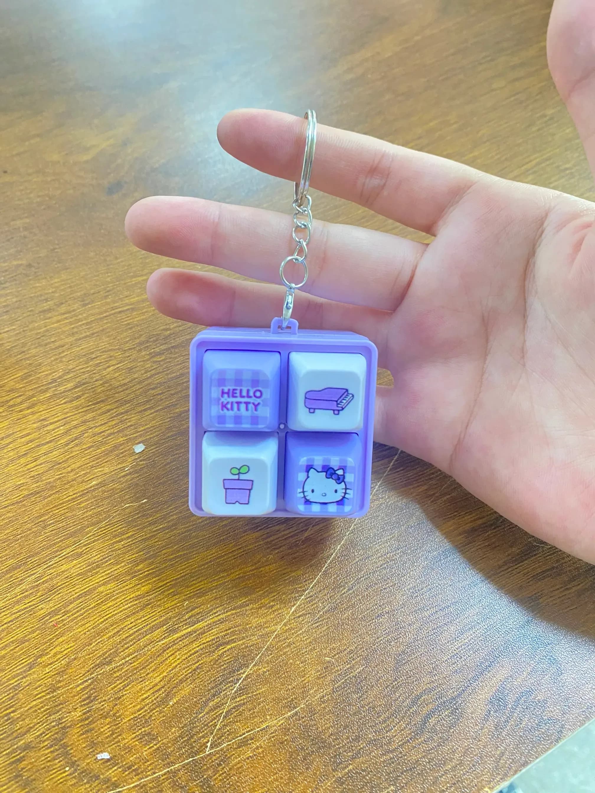 Porte-clés et touche de clavier personnalisée Sanrio slide 10
