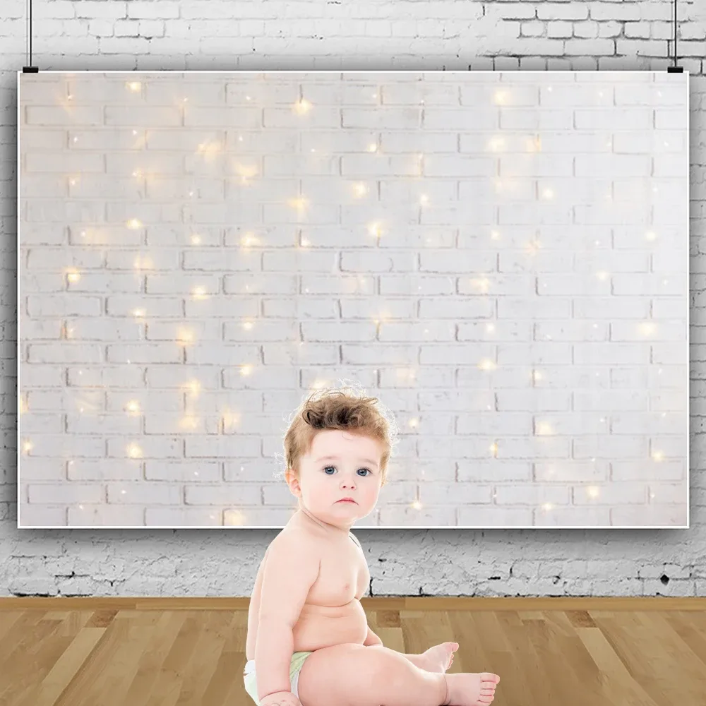 Fond de studio photo : Mur de briques blanches et sol en bois slide 2