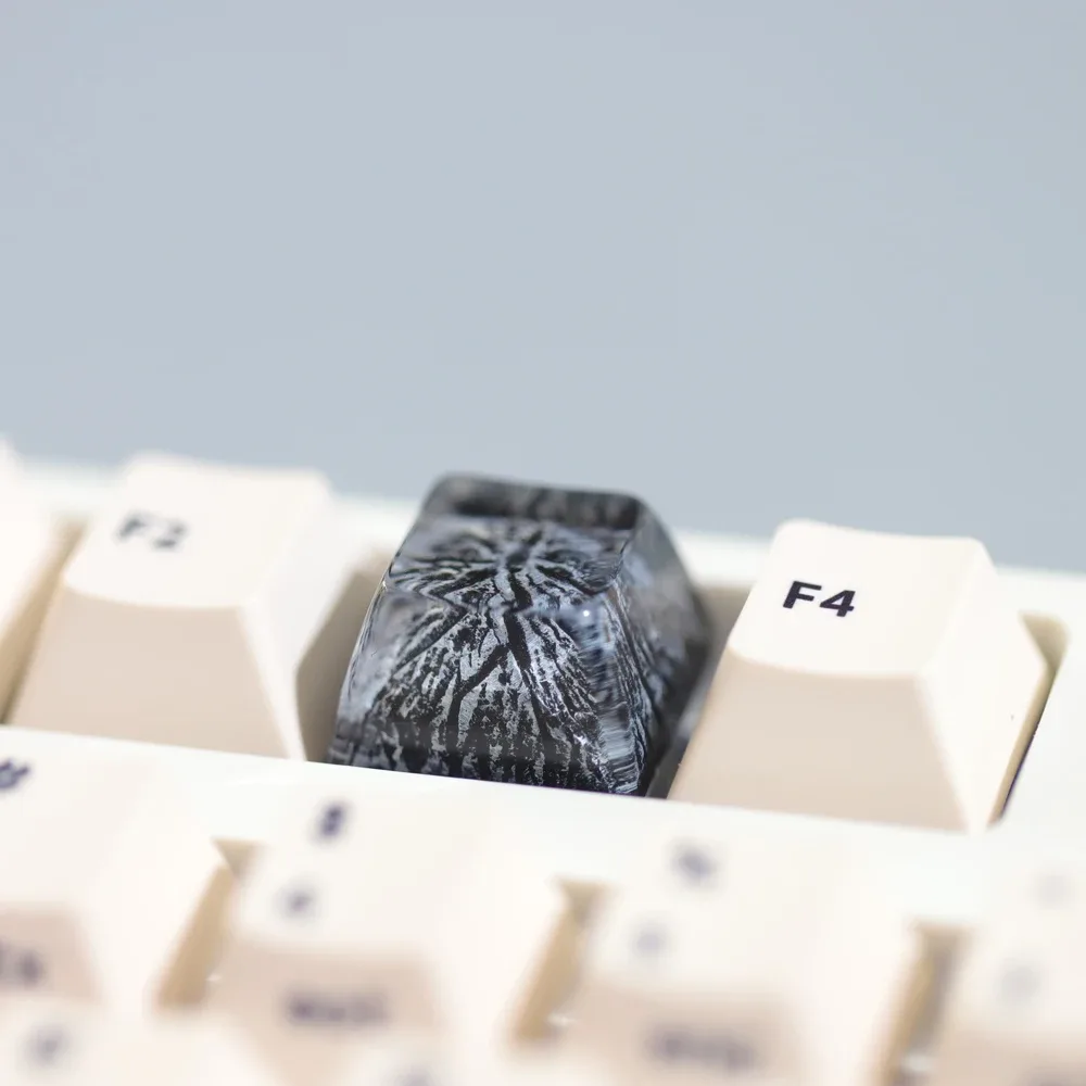 Touche artisanale en résine « Montagnes Enneigées » pour clavier mécanique (Compatible MX) - Image 4