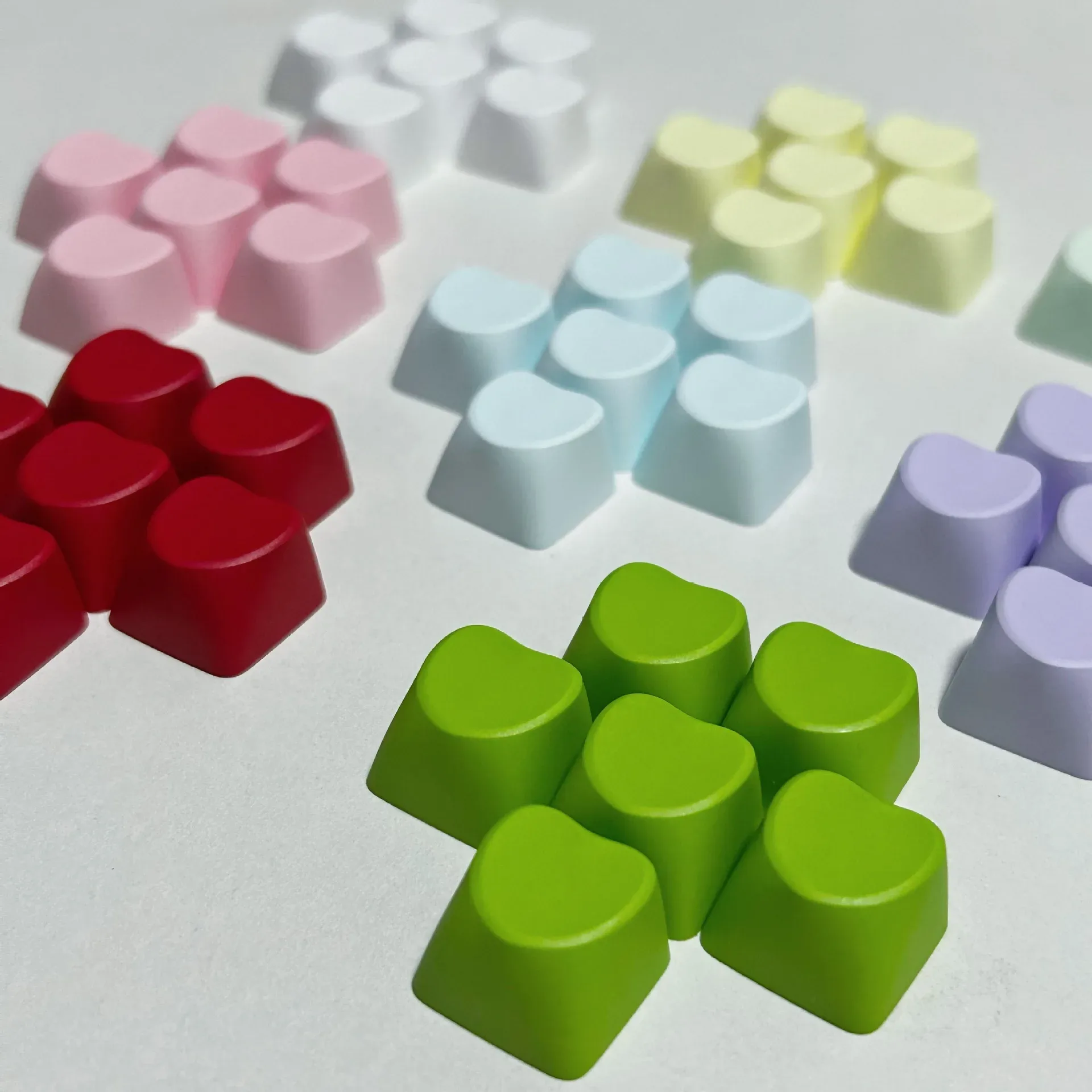 Lot de 10/20 Keycaps Vierges en PBT Épais - Forme de Cœur - Profil R4 (Switches MX) - Image 3