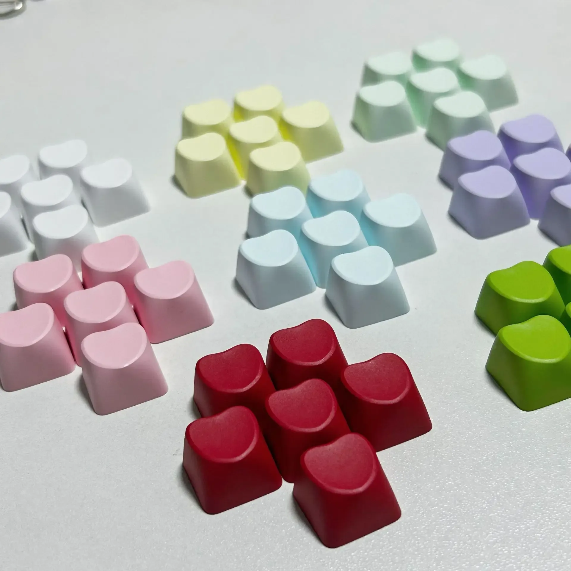 Lot de 10/20 Keycaps Vierges en PBT Épais - Forme de Cœur - Profil R4 (Switches MX) - Image 2