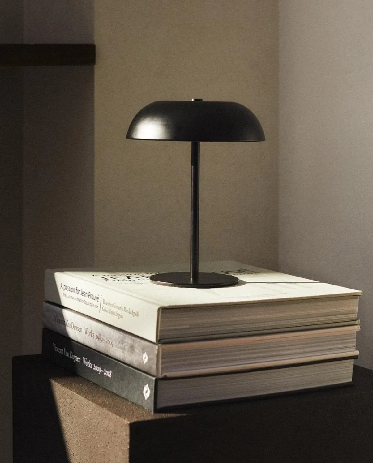 Lampe de table champignon LED tactile et rechargeable - 3 couleurs d'éclairage - Image 3