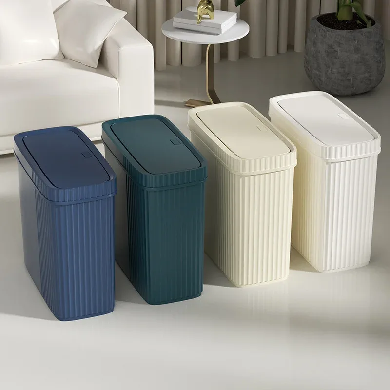 Poubelle de salle de bain étroite avec couvercle à pression
