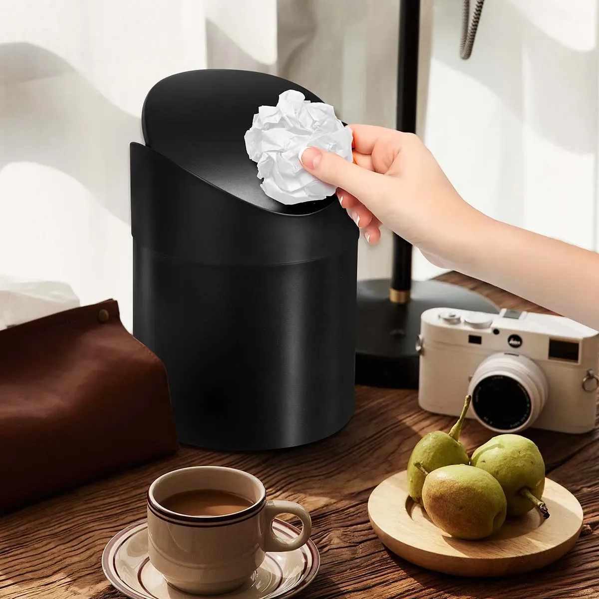 Mini poubelle de bureau 1,3 L avec couvercle pivotant - Image 4