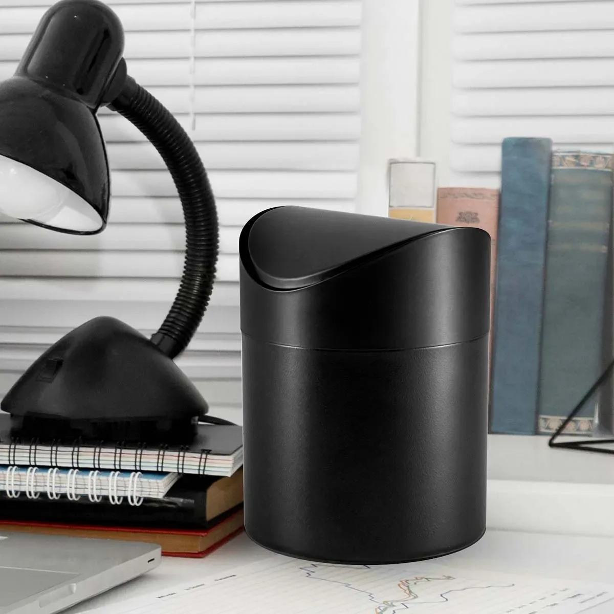 Mini poubelle de bureau 1,3 L avec couvercle pivotant - Image 6
