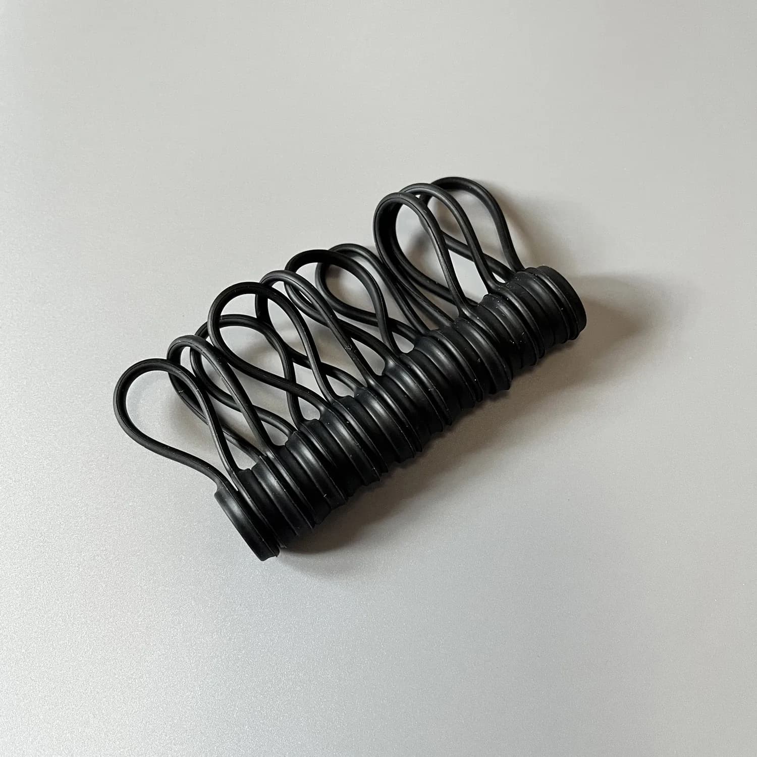 Attaches de Câbles Magnétiques en Silicone Réutilisables - Lot de 10 slide 9