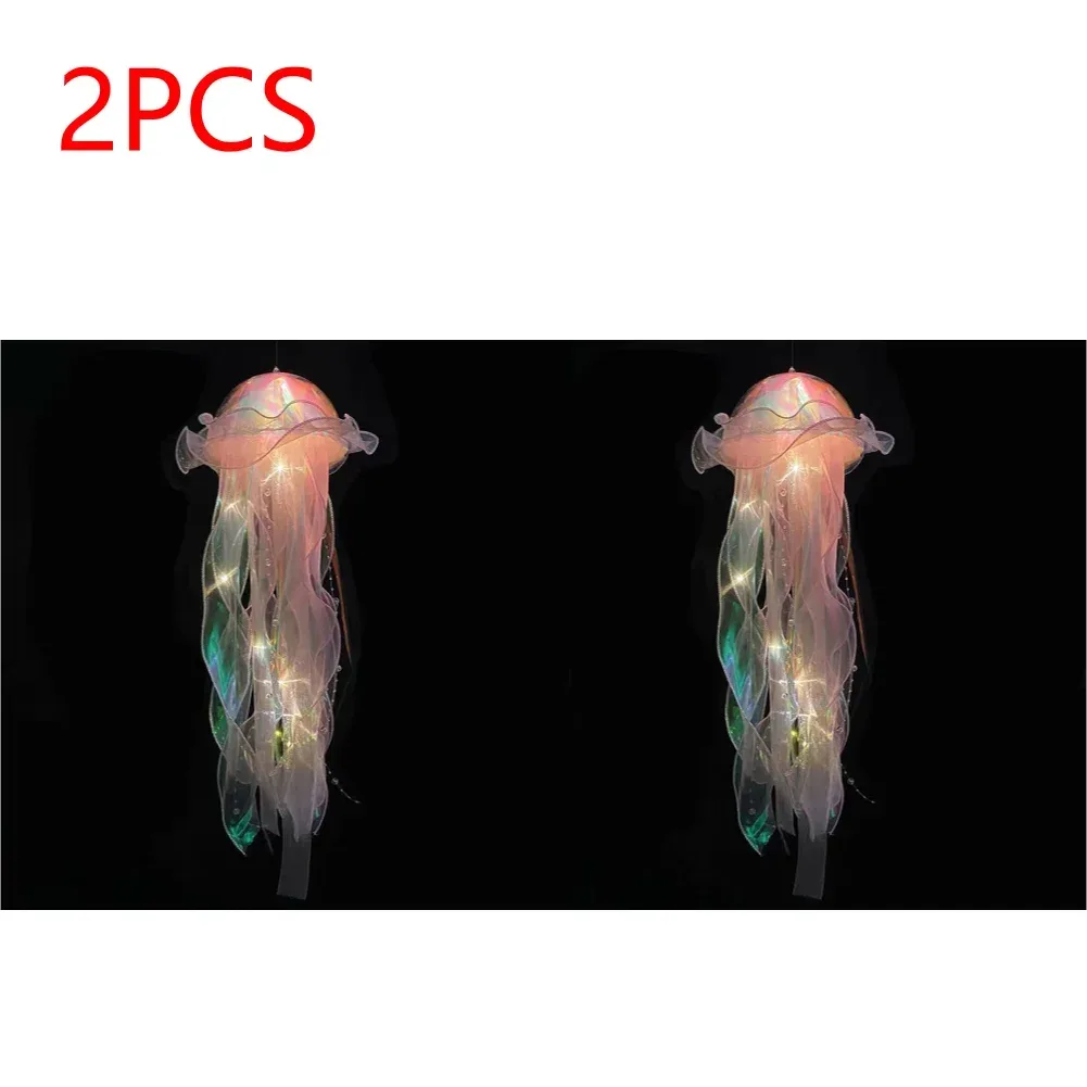 Veilleuse méduse LED suspendue avec rubans et perles slide 7