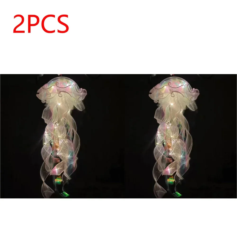 Veilleuse méduse LED suspendue avec rubans et perles slide 14