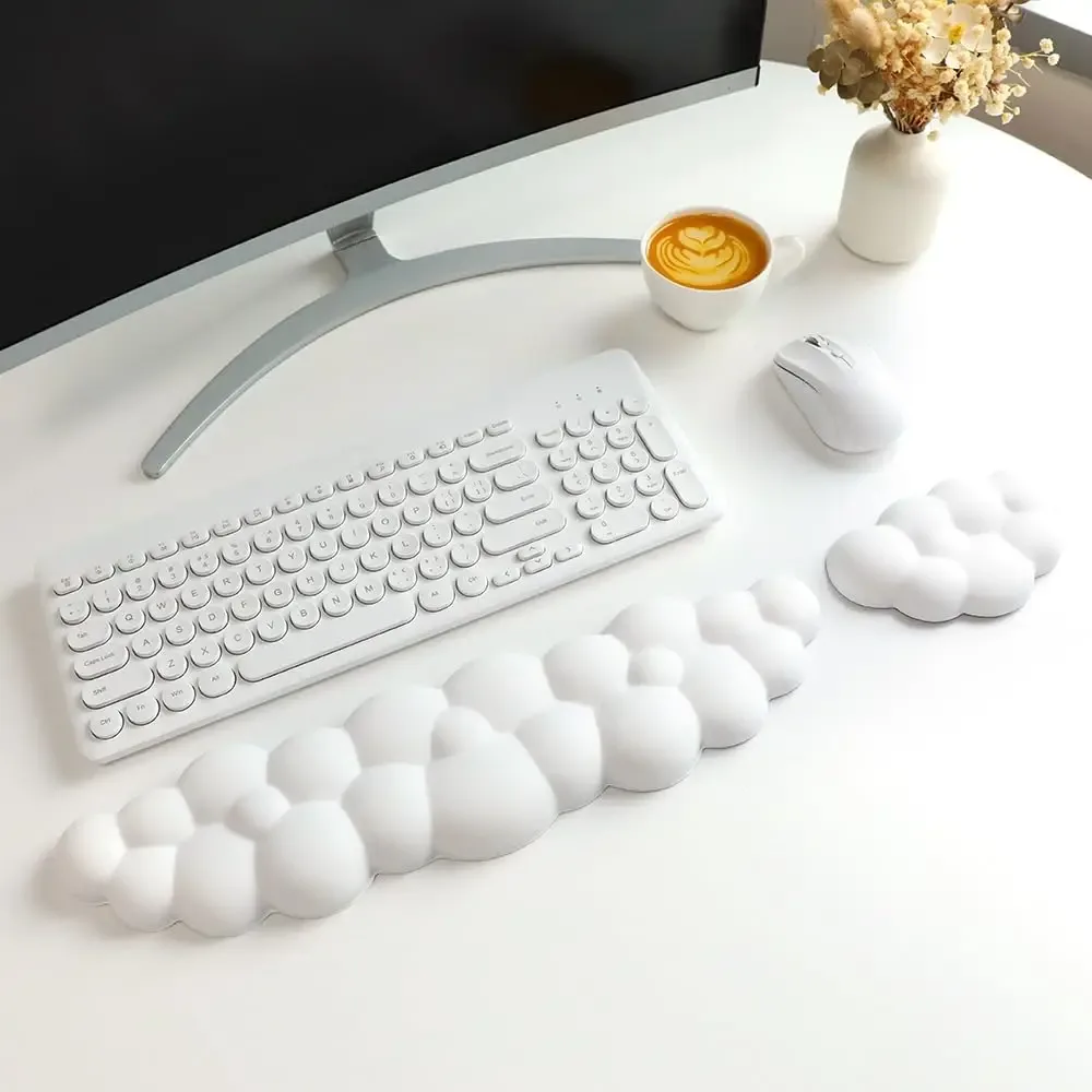 Repose-poignet ergonomique en forme de nuage pour clavier, cuir souple et mousse à mémoire de forme - Image 1