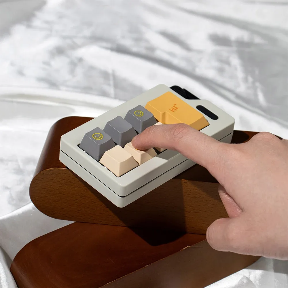 Porte-clés Fidget avec Touche de Clavier Mécanique - Image 5