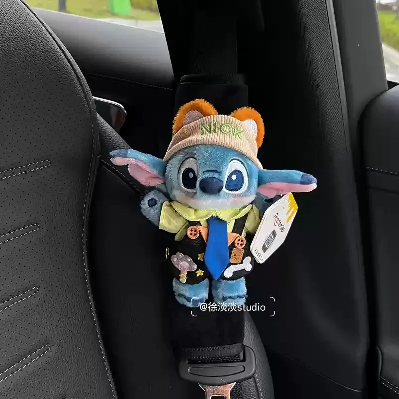 Paire de fourreaux de ceinture de sécurité en peluche Stitch et Judy Hopps slide 9