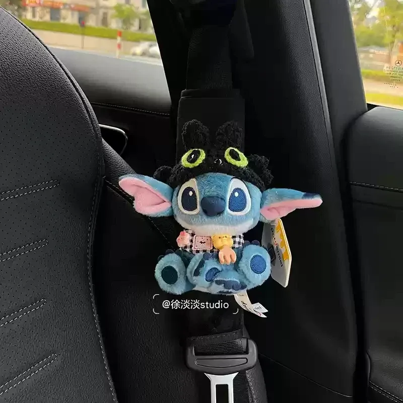Paire de fourreaux de ceinture de sécurité en peluche Stitch et Judy Hopps slide 7