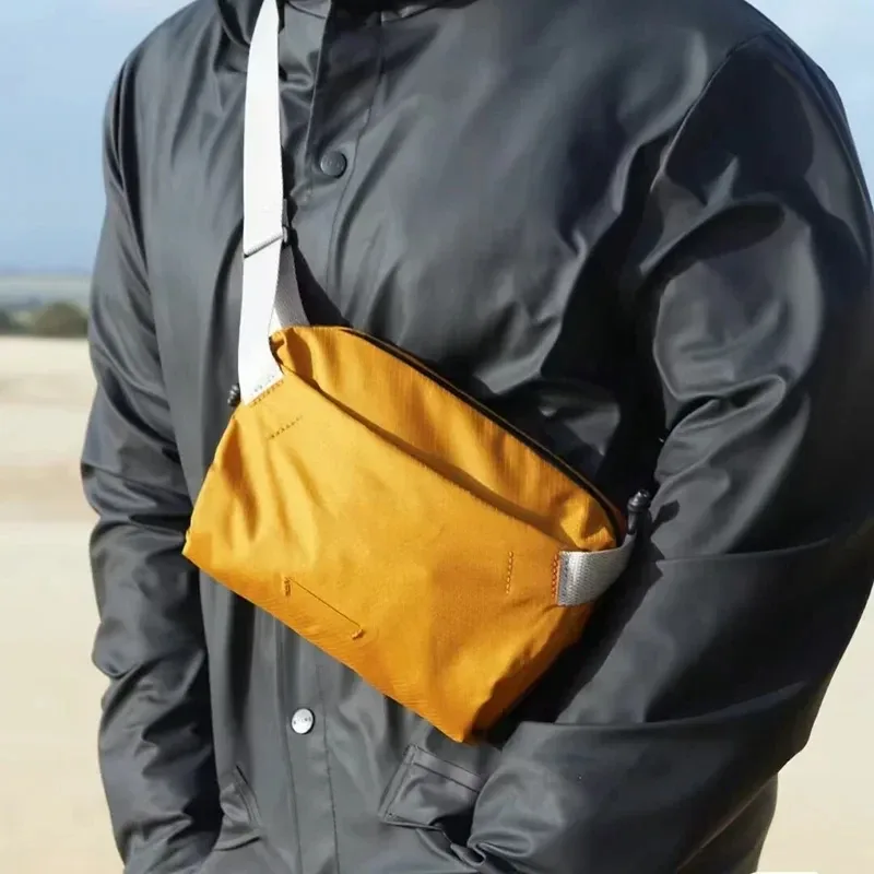 Lite Sling Mini 4L - Sacoche bandoulière imperméable et légère unisexe slide 2